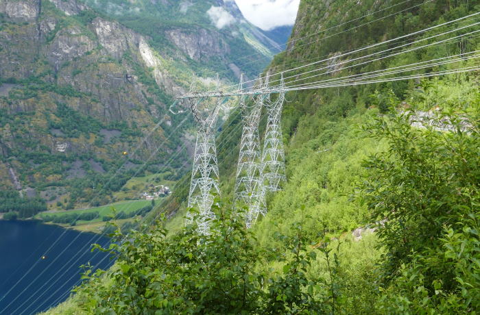 Strømledning om vinteren