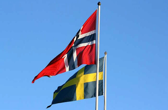 Norsk og svensk flagg